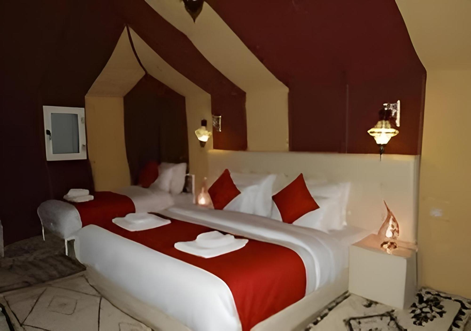 Merzouga Lovely Luxury Camp Buitenkant foto